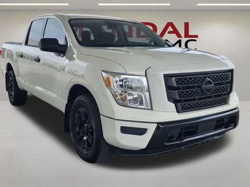 Used 2024 Nissan Titan SV AWD/4WD image 6