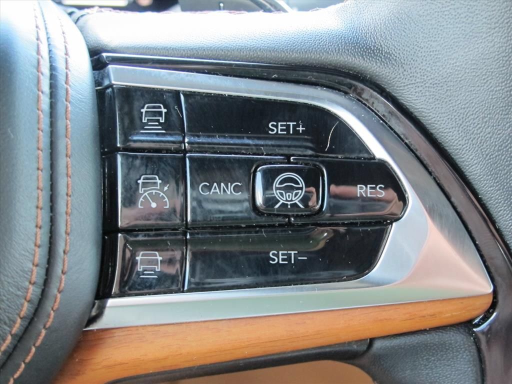 Used 2022 Jeep Grand Cherokee L Summit AWD/4WD image 19