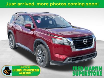 Used 2025 Nissan Pathfinder SV