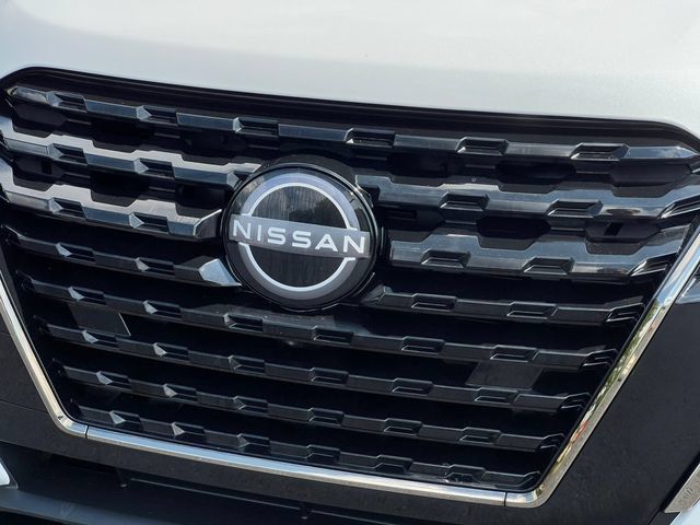 Used 2024 Nissan Kicks SR w/ SR Premium Package FWD image 33