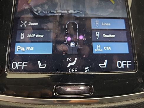 Used 2016 Volvo XC90 T6 Momentum w/ Momentum Plus Package AWD/4WD image 26