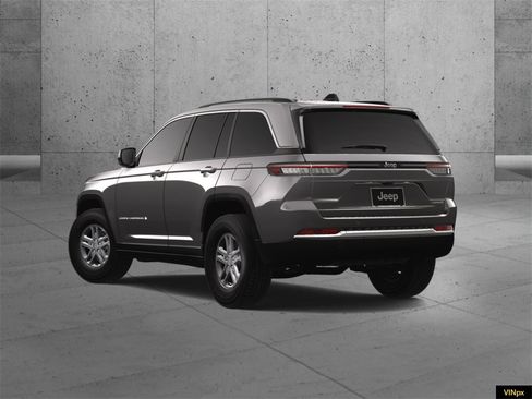 New 2025 Jeep Grand Cherokee Laredo image 5