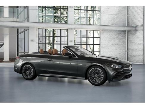 Used 2025 Mercedes-Benz CLE 450 4MATIC Cabriolet image 13
