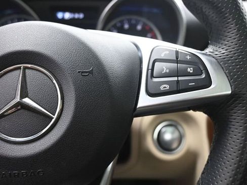 Used 2019 Mercedes-Benz SLC 300 image 12