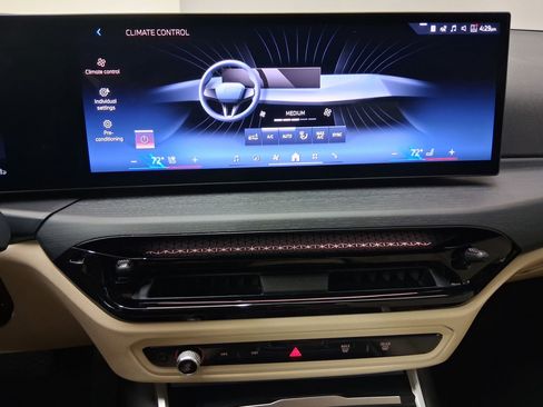 New 2026 BMW 330i Sedan w/ Convenience Package RWD image 65