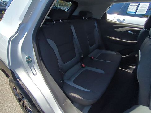 Used 2023 Chevrolet TrailBlazer LT FWD image 24