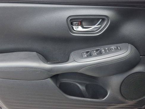 Used 2023 Honda HR-V LX image 14