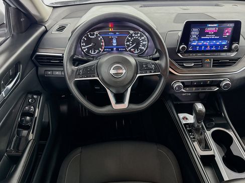 Used 2023 Nissan Altima 2.5 SV FWD image 16