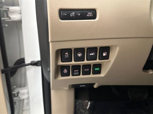 Certified 2019 Nissan Rogue SL w/ Premium Package image 20