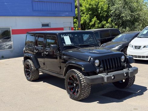 Used 2015 Jeep Wrangler Unlimited Sahara AWD/4WD image 2