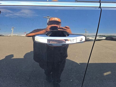 Used 2021 Chevrolet Silverado 3500 LTZ w/ LTZ Premium Package image 13