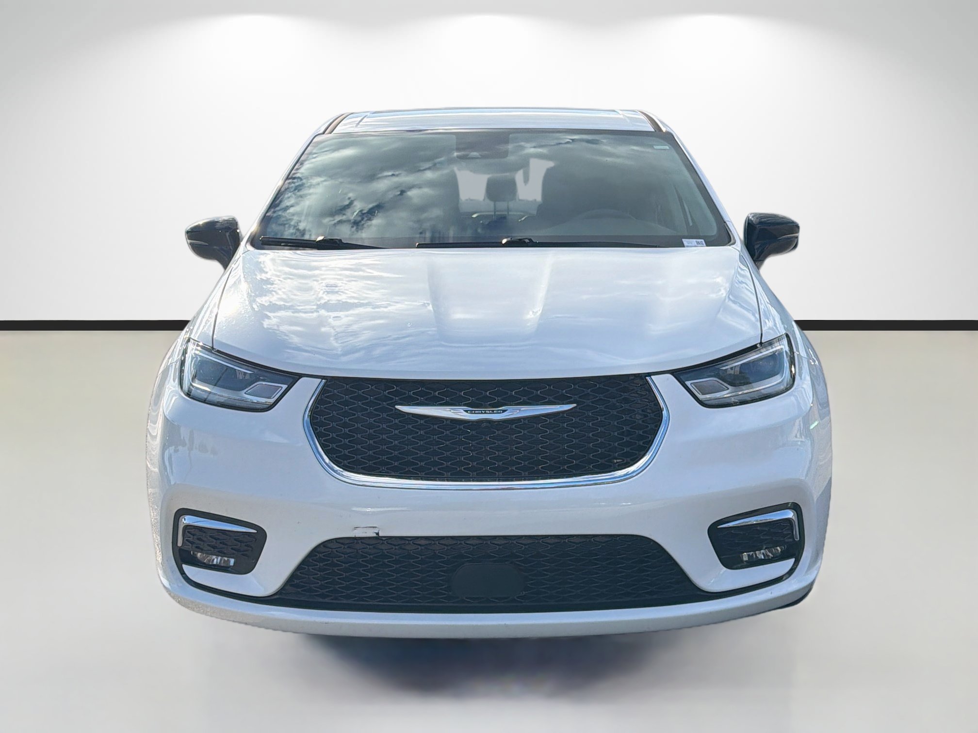 Used 2024 Chrysler Pacifica Limited FWD image 8