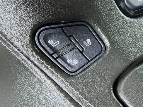 Used 2018 GMC Yukon Denali w/ Open Road Package AWD/4WD image 20