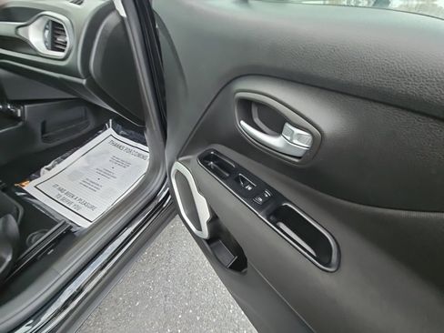 Used 2020 Jeep Renegade Sport w/ Sport Appearance Group image 48