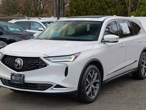 Used 2024 Acura MDX SH-AWD w/ Technology Package image 3