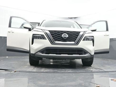 Used 2023 Nissan Rogue SV image 70