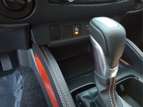 Used 2025 Nissan Frontier PRO-4X image 24