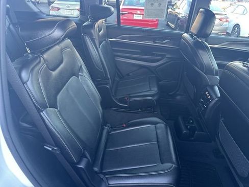 Used 2023 Jeep Grand Cherokee L Limited w/ Luxury Tech Group II image 21
