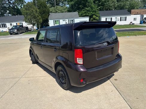 Used 2012 Scion xB FWD image 8