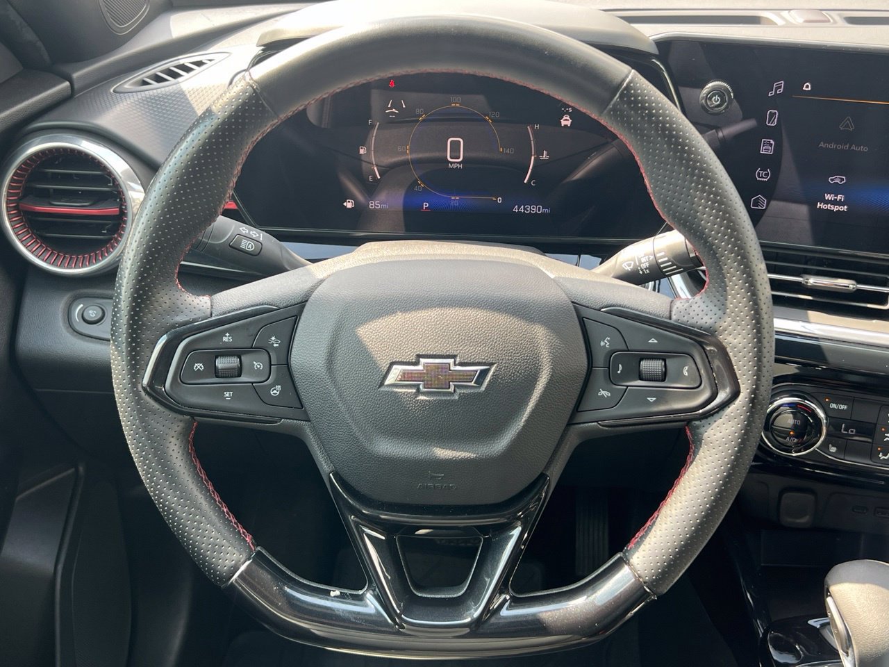 Certified 2024 Chevrolet Trax RS w/ Driver Confidence Package FWD image 16