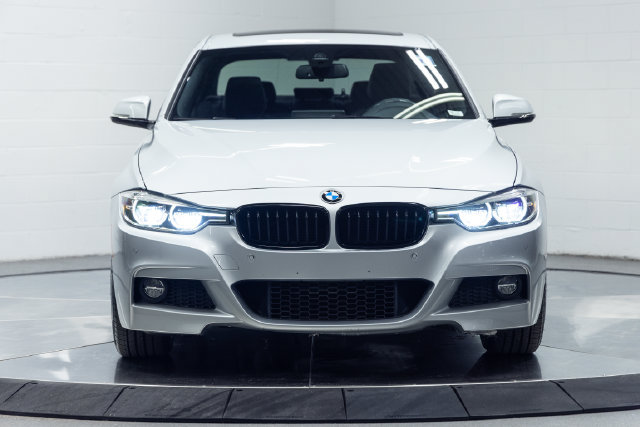 Used 2017 BMW 330i xDrive Sedan AWD/4WD image 5
