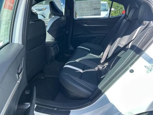 New 2026 Toyota Camry Hybrid FWD image 14