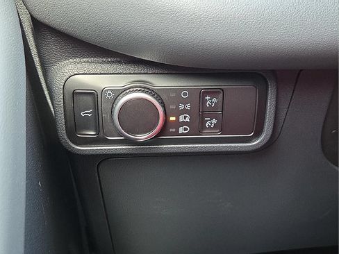 Used 2025 Ford Explorer Active AWD/4WD image 22