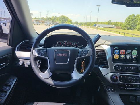 Used 2019 GMC Yukon SLT w/ Open Road Package AWD/4WD image 15