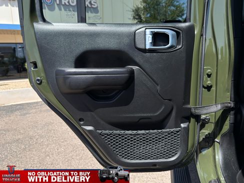 Used 2021 Jeep Gladiator Willys image 27