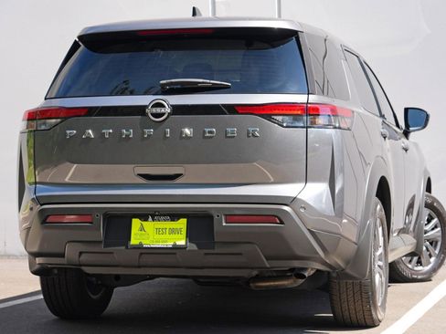Used 2025 Nissan Pathfinder S FWD image 4