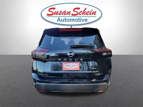 Used 2024 Nissan Rogue SV image 22