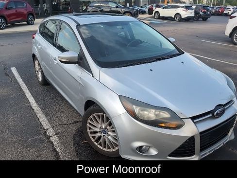Used 2013 Ford Focus Titanium FWD image 2