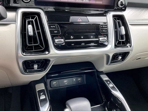 Used 2022 Kia Sorento SX AWD/4WD image 15