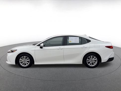 Used 2025 Toyota Camry LE image 9