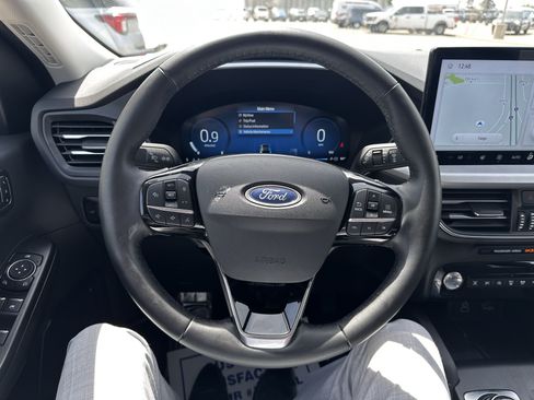 Certified 2024 Ford Escape Platinum AWD/4WD image 9