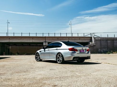 Used 2013 BMW M5 RWD image 46
