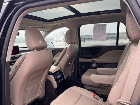 Used 2023 Lincoln Aviator Reserve w/ Class IV Trailer Tow Package image 31