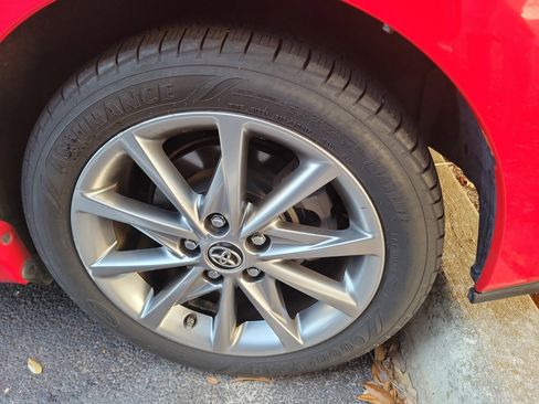 Used 2015 Toyota Prius V Four image 9