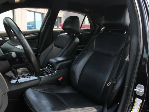 Used 2011 Chrysler 300 Limited RWD image 16