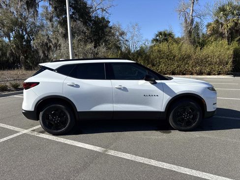 New 2026 Chevrolet Blazer LT w/ Midnight/Sport Edition FWD image 2