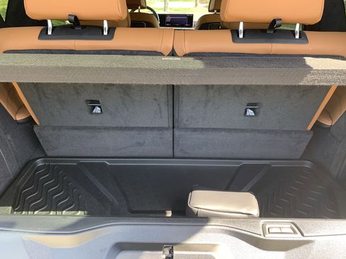 Used 2025 BMW X7 xDrive40i w/ M Sport Package image 35