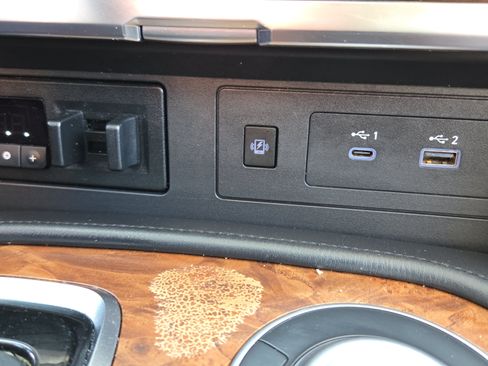 Used 2024 Nissan Armada SL w/ Captain's Chairs Package RWD image 22