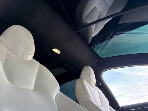 Used 2020 Tesla Model X Long Range image 15