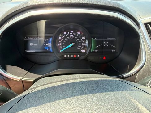 Used 2018 Ford Edge Titanium w/ Technology Package AWD/4WD image 31