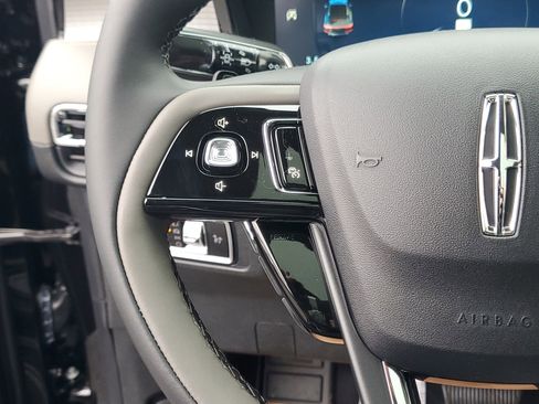 New 2026 Lincoln Corsair Premiere image 17