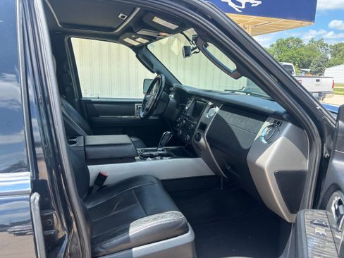 Used 2015 Ford Expedition EL Limited w/ Equipment Group 301A AWD/4WD image 15