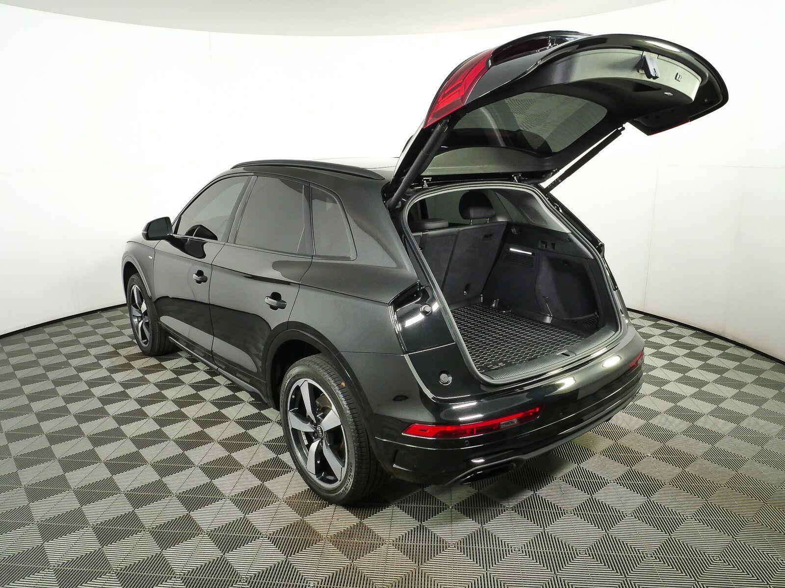 Used 2023 Audi Q5 2.0T Premium Plus AWD/4WD image 27