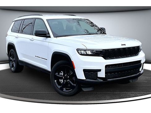 Certified 2024 Jeep Grand Cherokee L Laredo image 13