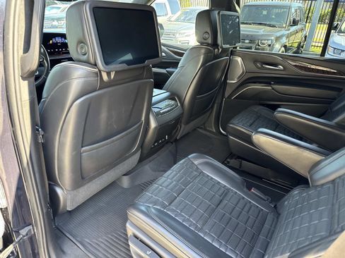 Used 2021 Cadillac Escalade Sport Platinum w/ Heavy-Duty Trailer Package image 15