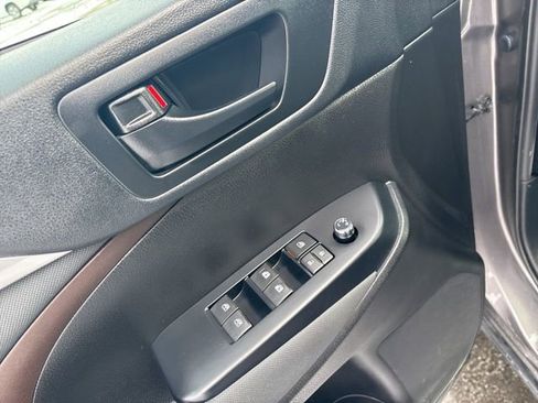 Used 2019 Toyota Highlander LE image 40